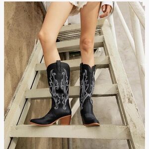 Black Western Embroidered Mid-Calf Heeled Boots